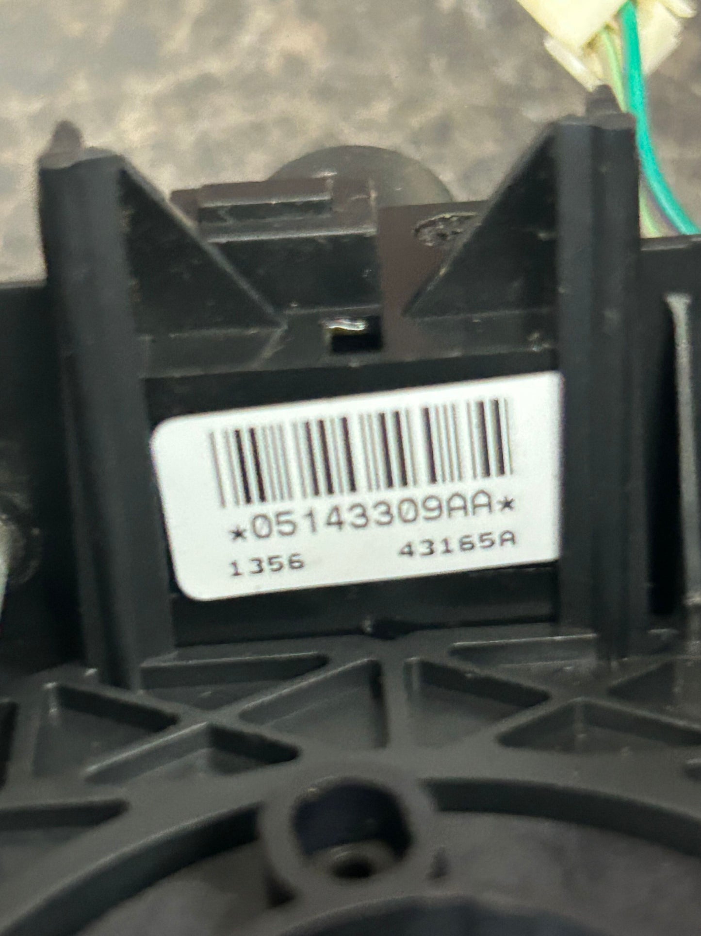 2005-2007 Jeep Grand Cherokee Commander Clock Spring Switches & Bezel OEM