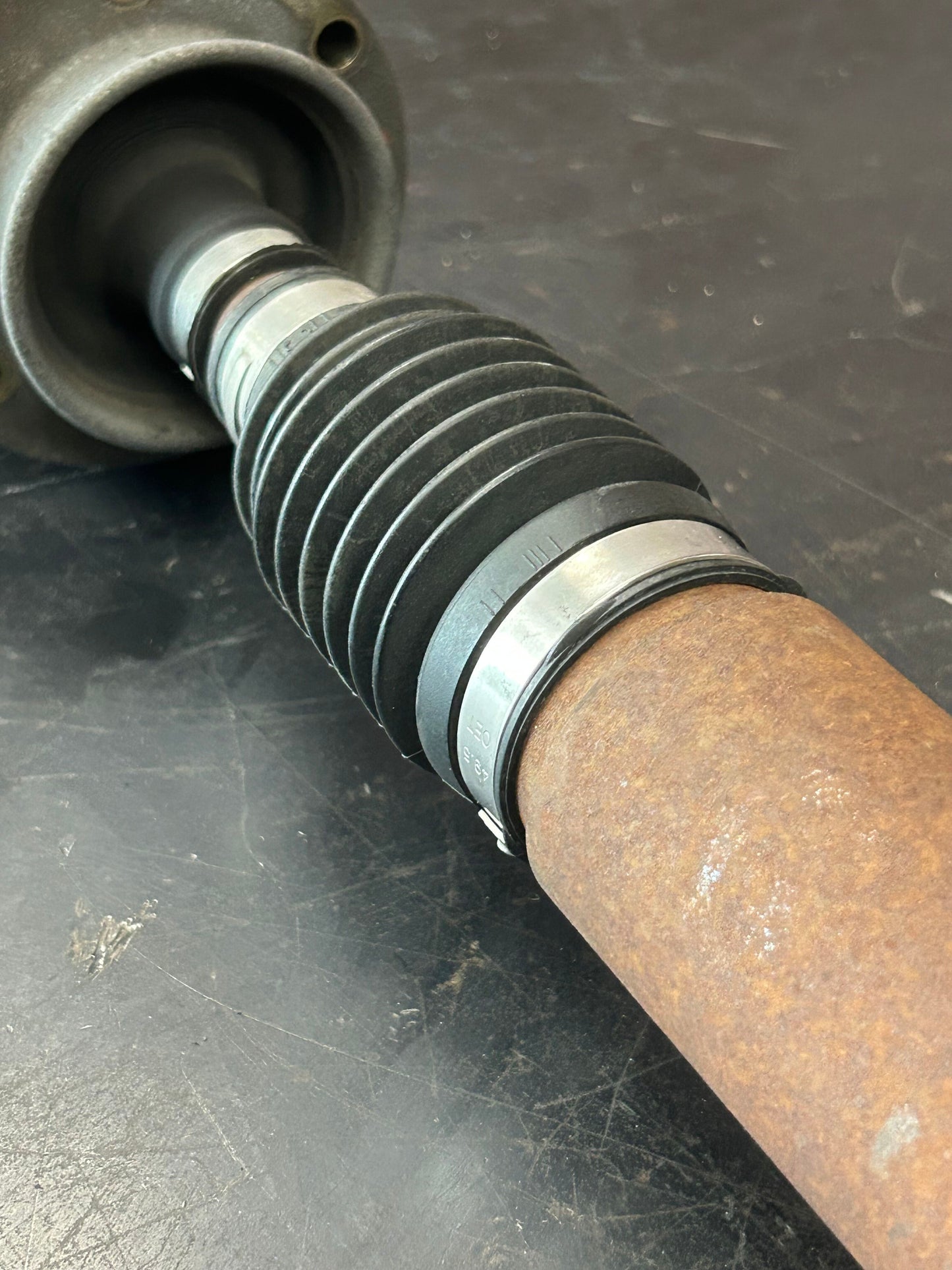 2005-2006 Jeep Grand Cherokee Front Drive Shaft OEM 52105758AE 149k Miles