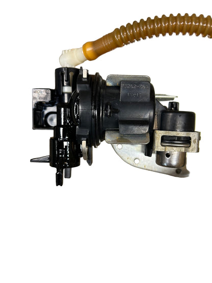 Harley Davidson OEM 2013 Heritage Softail Fuel Pump Assembly 75252-11