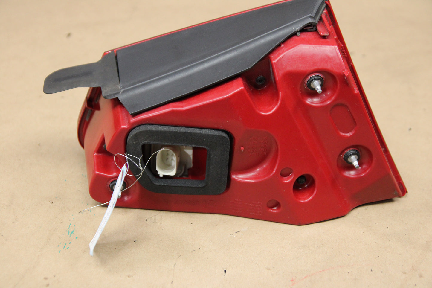 2011-2014 Audi A8 Quattro Passenger RH Inner LED Tail Light Lamp 4H0 945 094 A