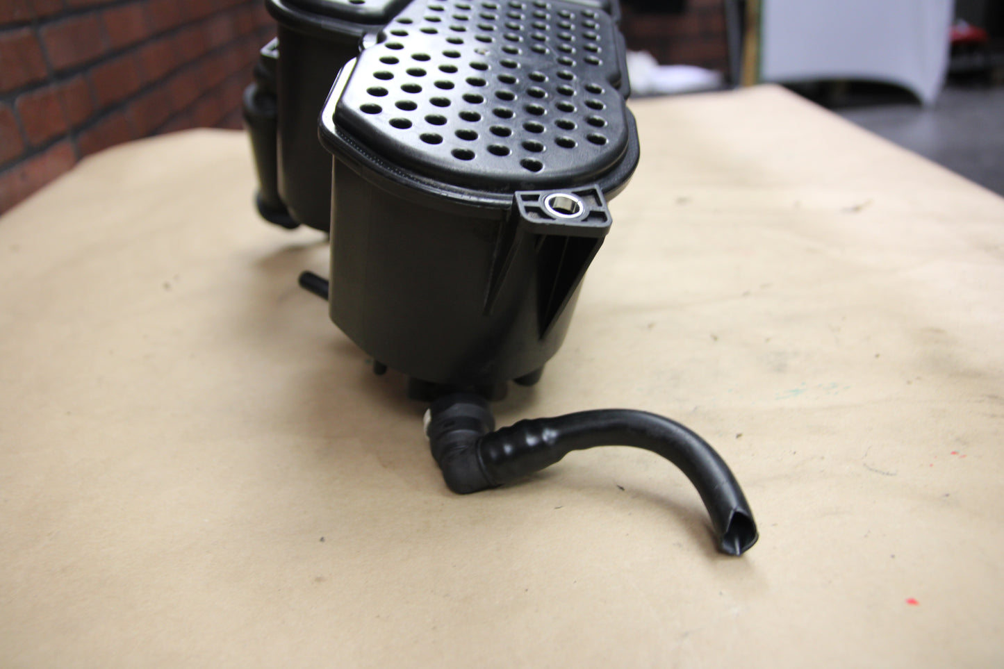 2011-2018 AUDI A8 QUATTRO FUEL VAPOR CHARCOAL CANISTER OEM 4H0 201 801 A