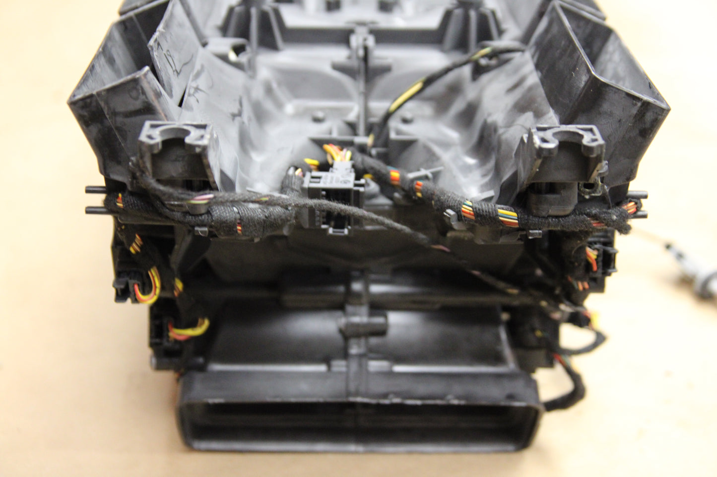 2011-2018 Audi A8 L Rear Heater Blower Motor Housing Box Unit OEM 4H0 820 004 C