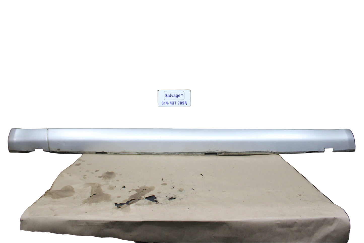 05-10 CHRYSLER 300 SRT8 OEM DRIVER LH SIDE SKIRT ROCKER PANEL MOLDING