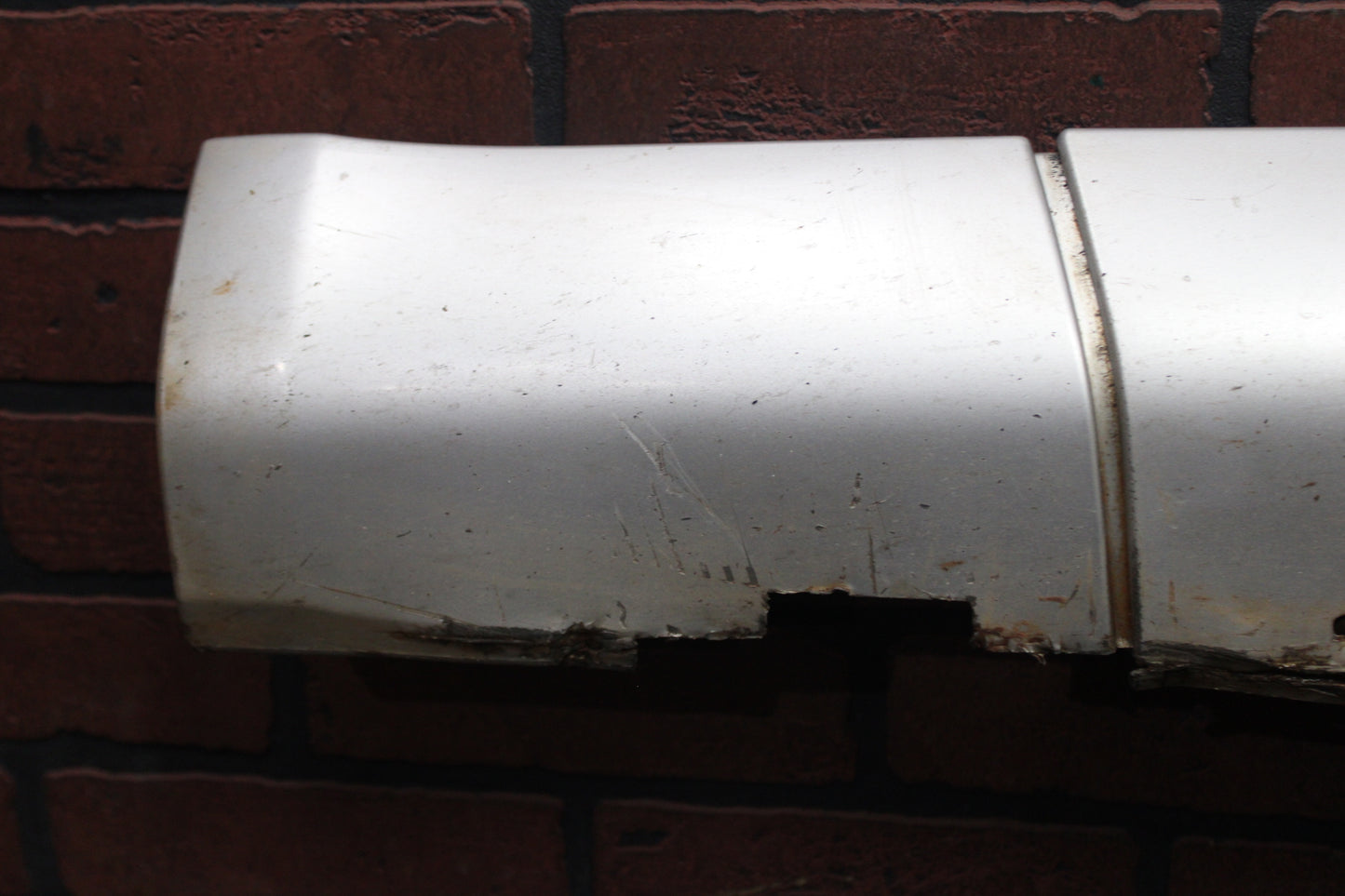 05-10 CHRYSLER 300 SRT8 OEM DRIVER LH SIDE SKIRT ROCKER PANEL MOLDING