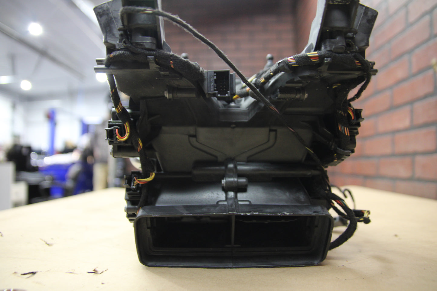 2011-2018 Audi A8 L Rear Heater Blower Motor Housing Box Unit OEM 4H0 820 004 C