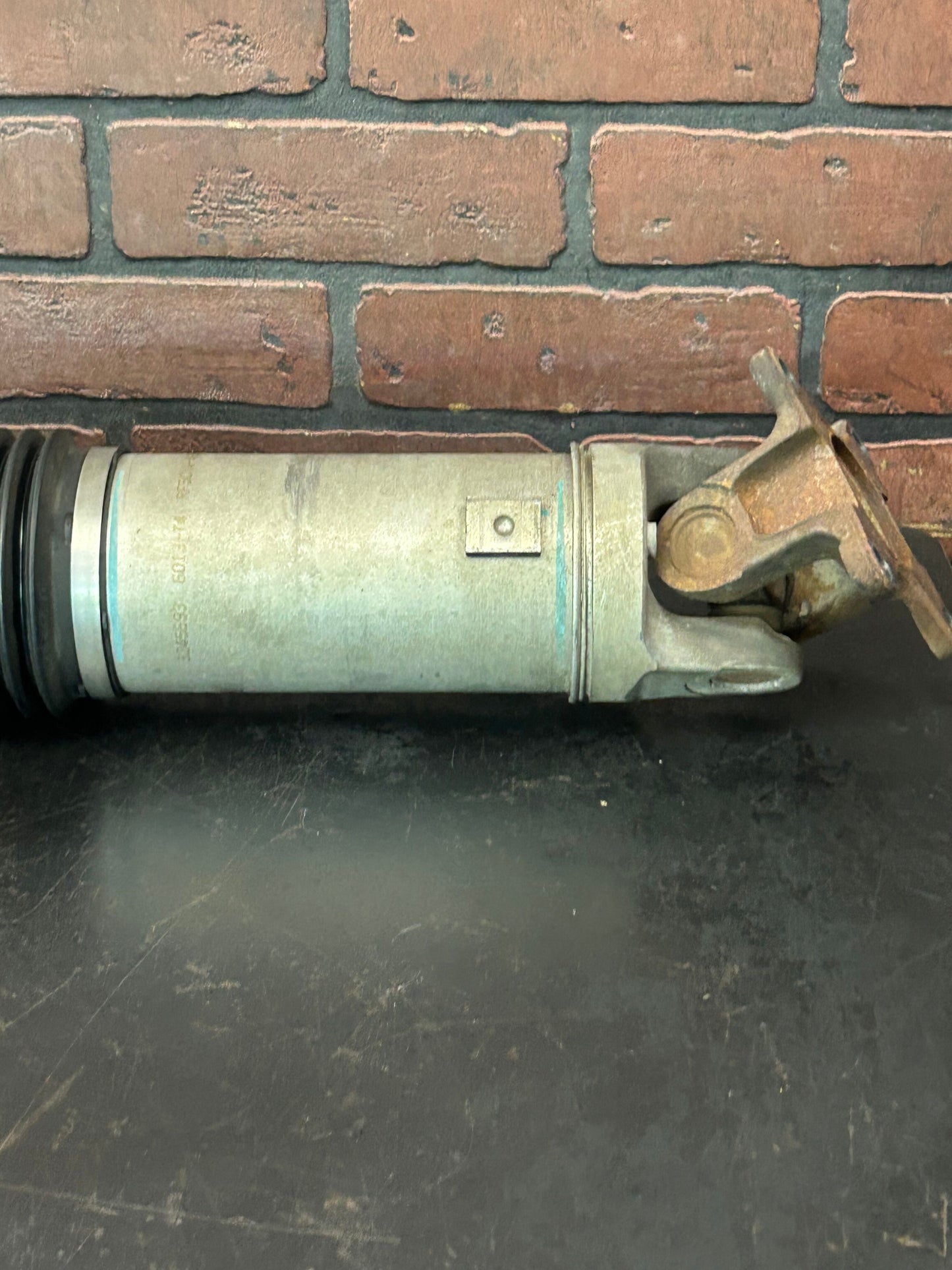 2006-2010 JEEP GRAND CHEROKEE WK1 SRT8 6.1L OEM REAR ALL WHEEL DRIVE TRAIN SHAFT