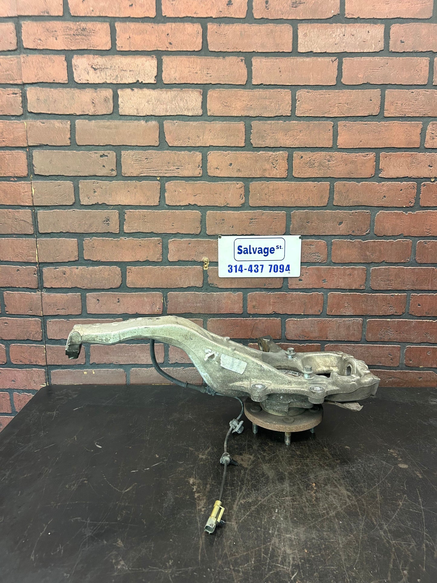 06 - 10 JEEP GRAND CHEROKEE SRT8 FRONT DRIVER SUSPENSION SPINDLE KNUCKLE OEM