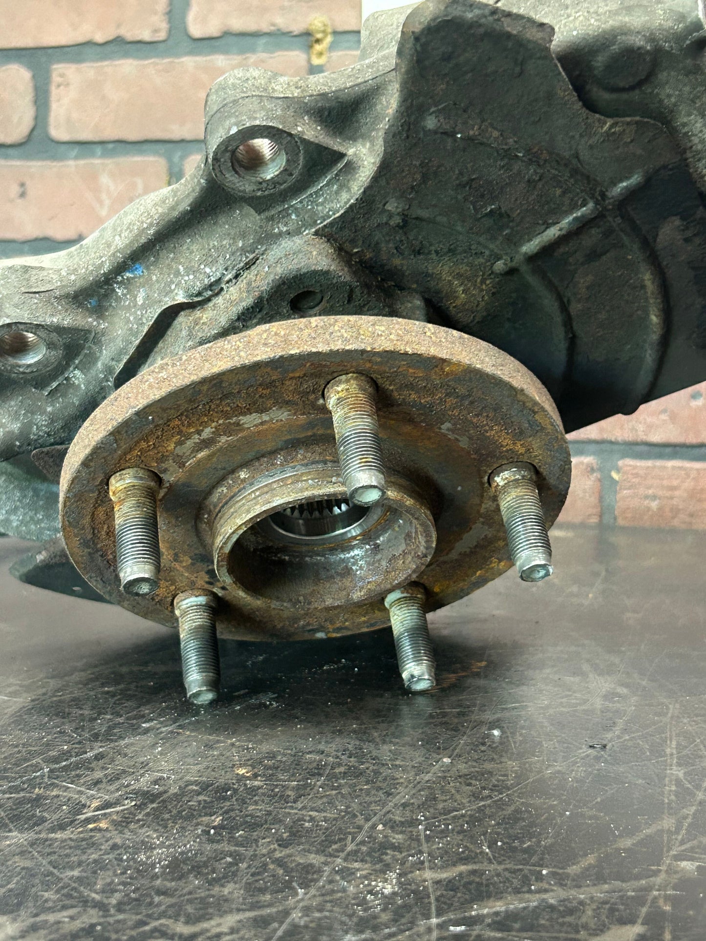 06 - 10 JEEP GRAND CHEROKEE SRT8 FRONT DRIVER SUSPENSION SPINDLE KNUCKLE OEM