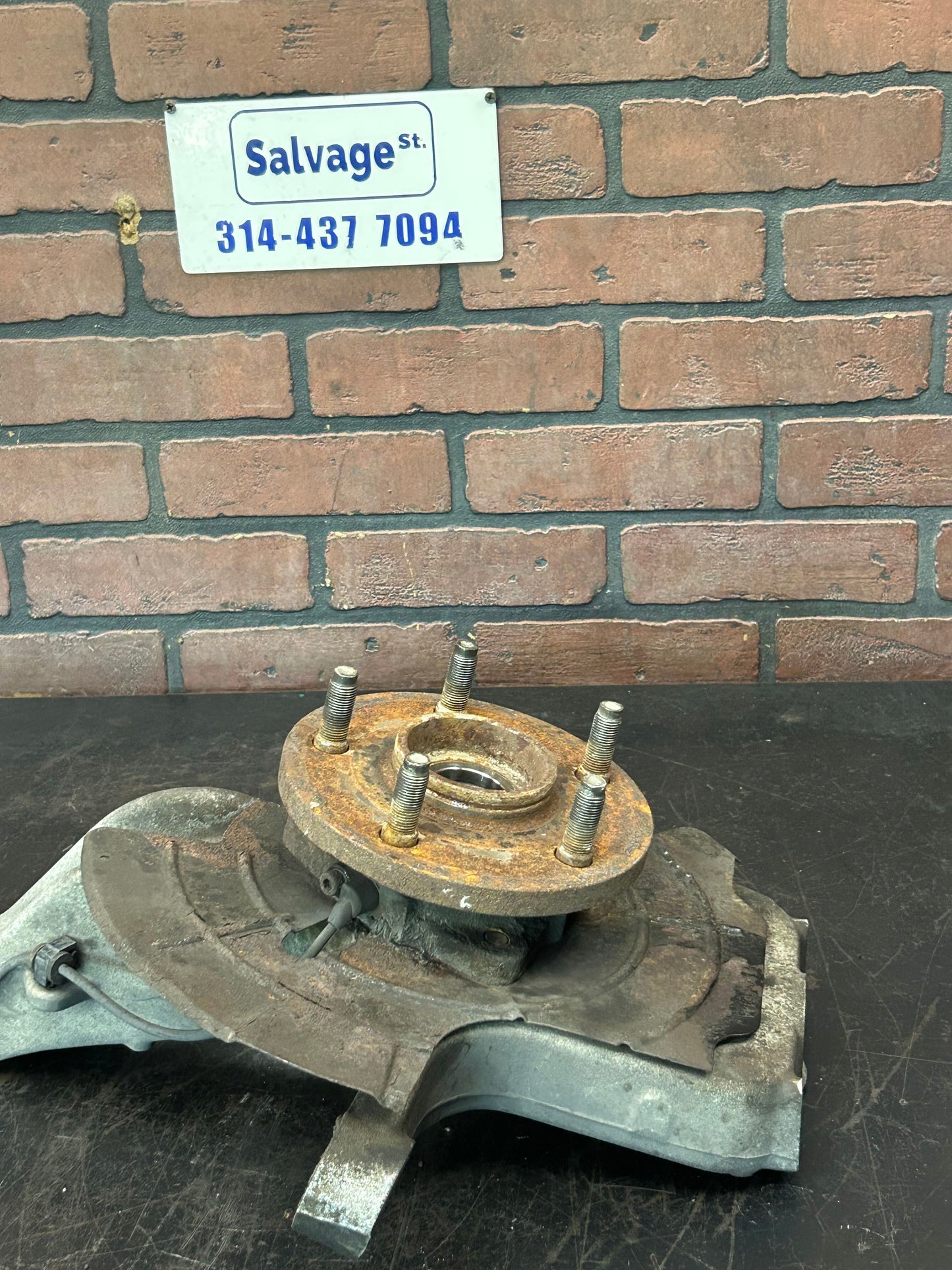 06 - 10 JEEP GRAND CHEROKEE SRT8 FRONT DRIVER SUSPENSION SPINDLE KNUCKLE OEM