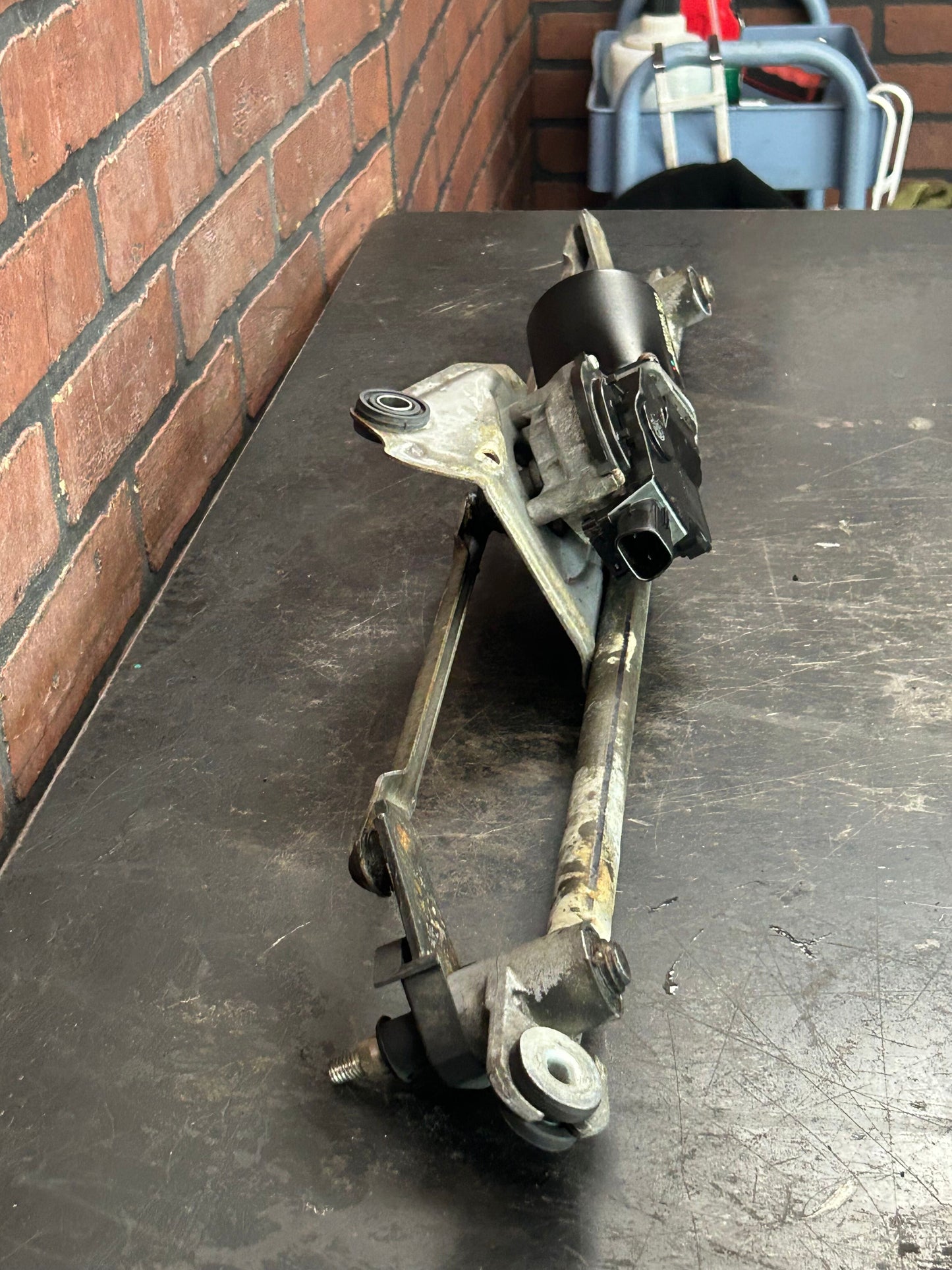2005-2007 Jeep Grand Cherokee Windshield Wiper Motor Assembly 55156313AB
