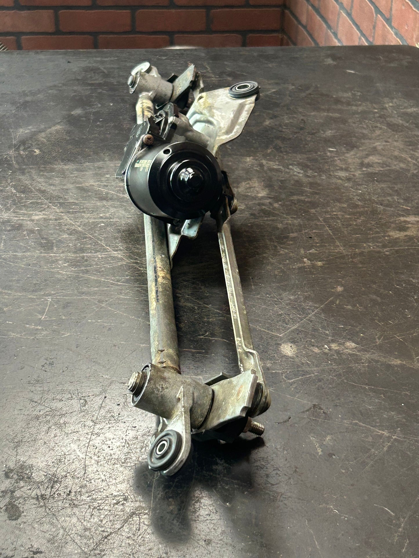 2005-2007 Jeep Grand Cherokee Windshield Wiper Motor Assembly 55156313AB