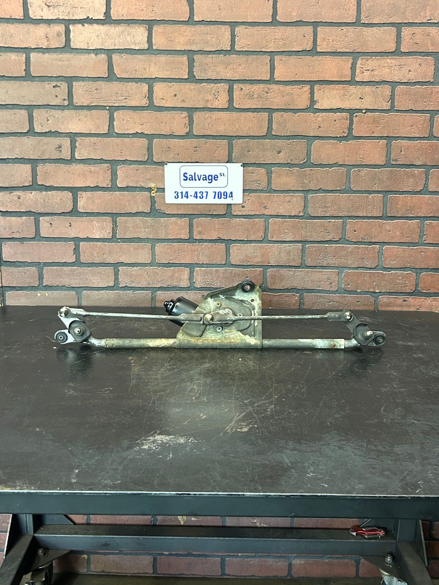 2005-2007 Jeep Grand Cherokee Windshield Wiper Motor Assembly 55156313AB