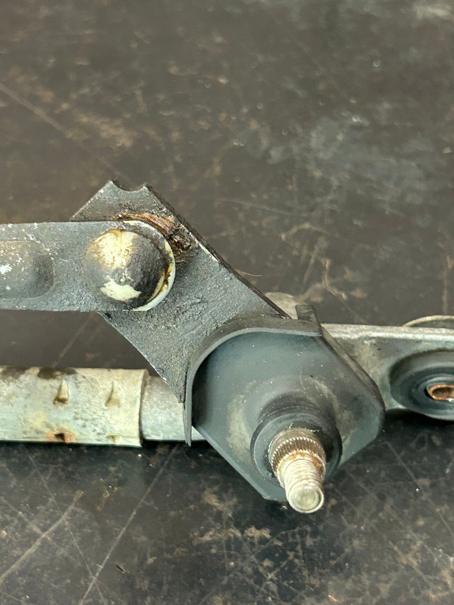 2005-2007 Jeep Grand Cherokee Windshield Wiper Motor Assembly 55156313AB