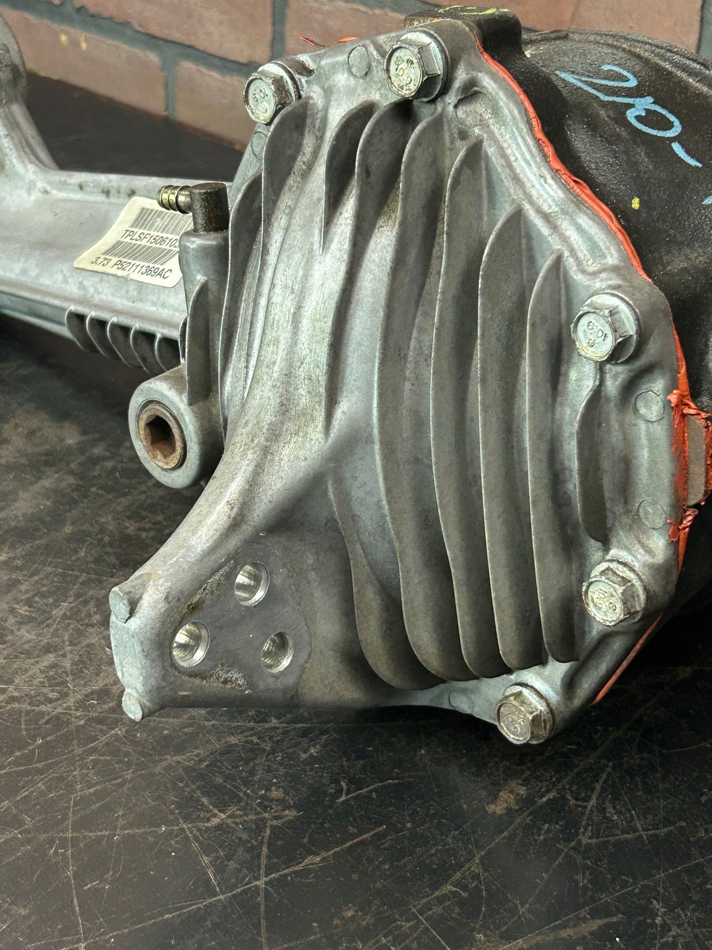 2005-2010 Jeep Grand Cherokee Front Axle Differential Carrier 3.73 Ratio OEM