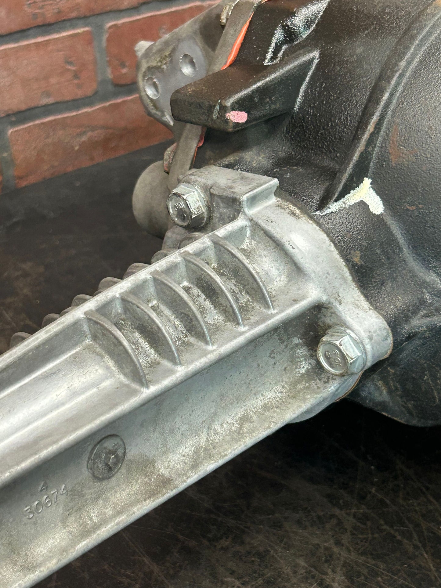 2005-2010 Jeep Grand Cherokee Front Axle Differential Carrier 3.73 Ratio OEM