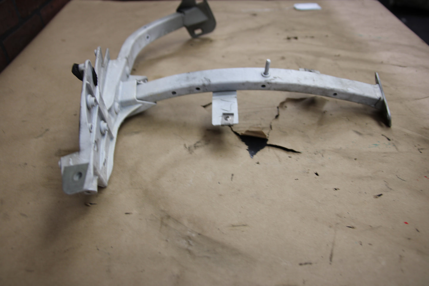 11-18 Audi A8L S8 Front Right Passenger Fender Support Mount Bracket OEM