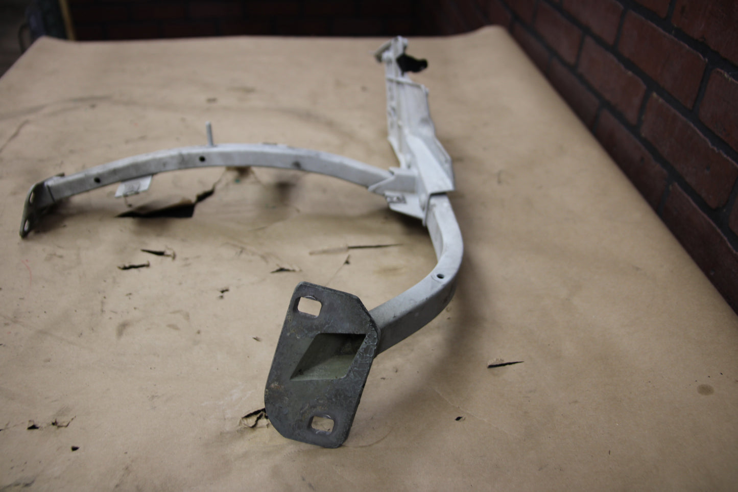 11-18 Audi A8L S8 Front Right Passenger Fender Support Mount Bracket OEM