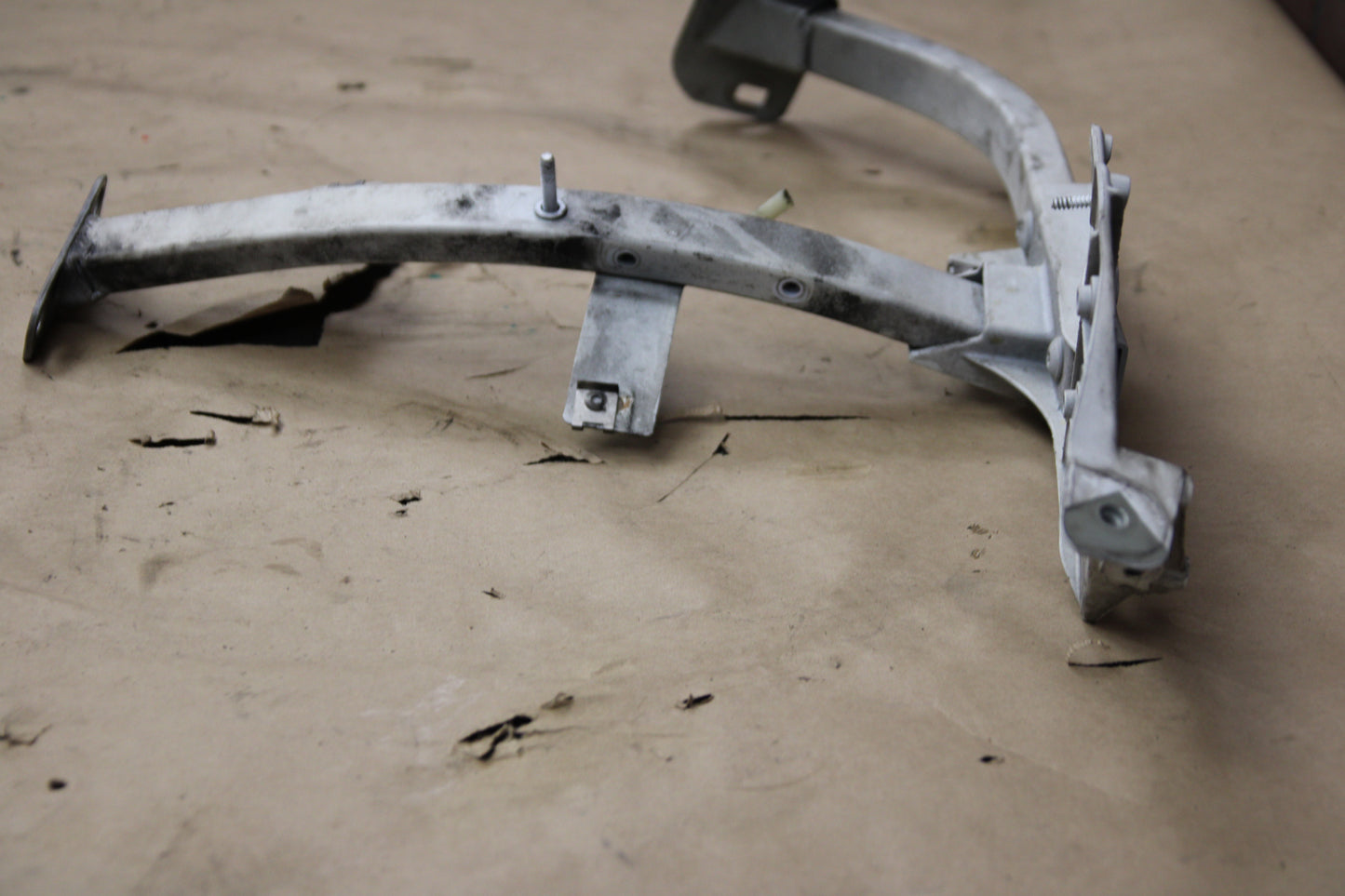2011-2018 Audi A8L S8 Front Driver Left Fender Support Mount Bracket OEM