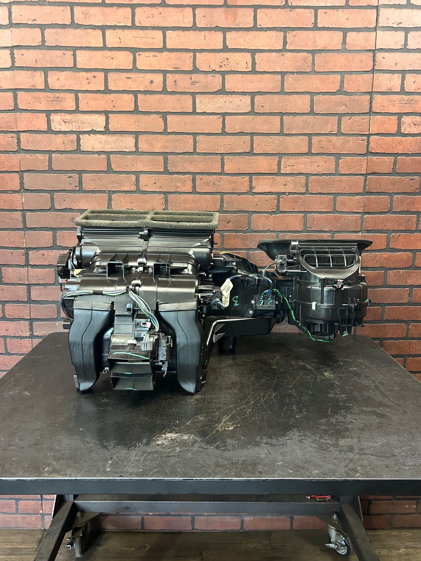 05 - 10 JEEP GRAND CHEROKEE HVAC EVAPORATOR HEATER CORE HOUSING BOX
