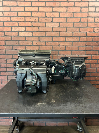 05 - 10 JEEP GRAND CHEROKEE HVAC EVAPORATOR HEATER CORE HOUSING BOX