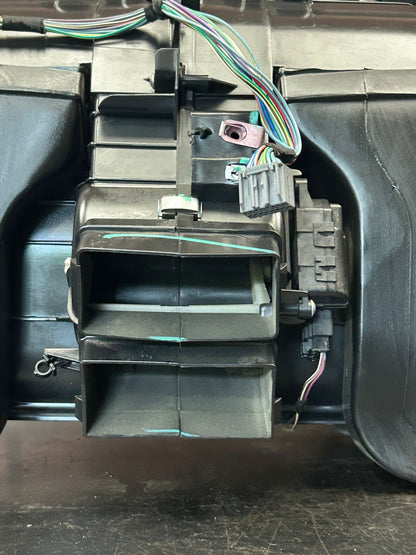 05 - 10 JEEP GRAND CHEROKEE HVAC EVAPORATOR HEATER CORE HOUSING BOX