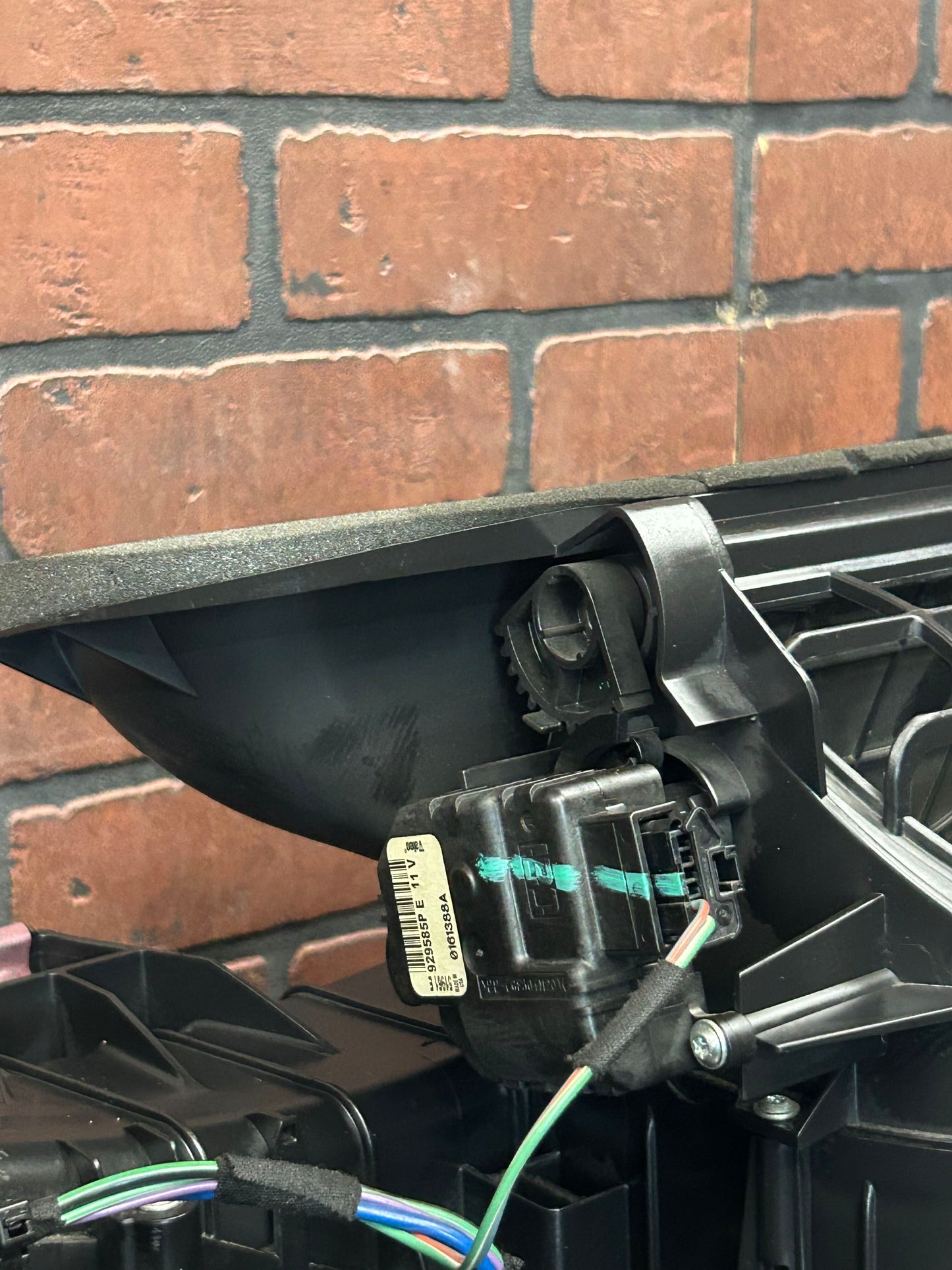 05 - 10 JEEP GRAND CHEROKEE HVAC EVAPORATOR HEATER CORE HOUSING BOX