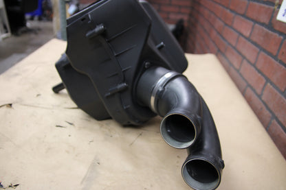 2013-2018 AUDI A8L 4.0L ENGINE AIR CLEANER INTAKE FILTER HOUSING BOX OEM