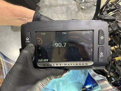 Harley Davidson OEM 14-16 Touring Radio 76000076A