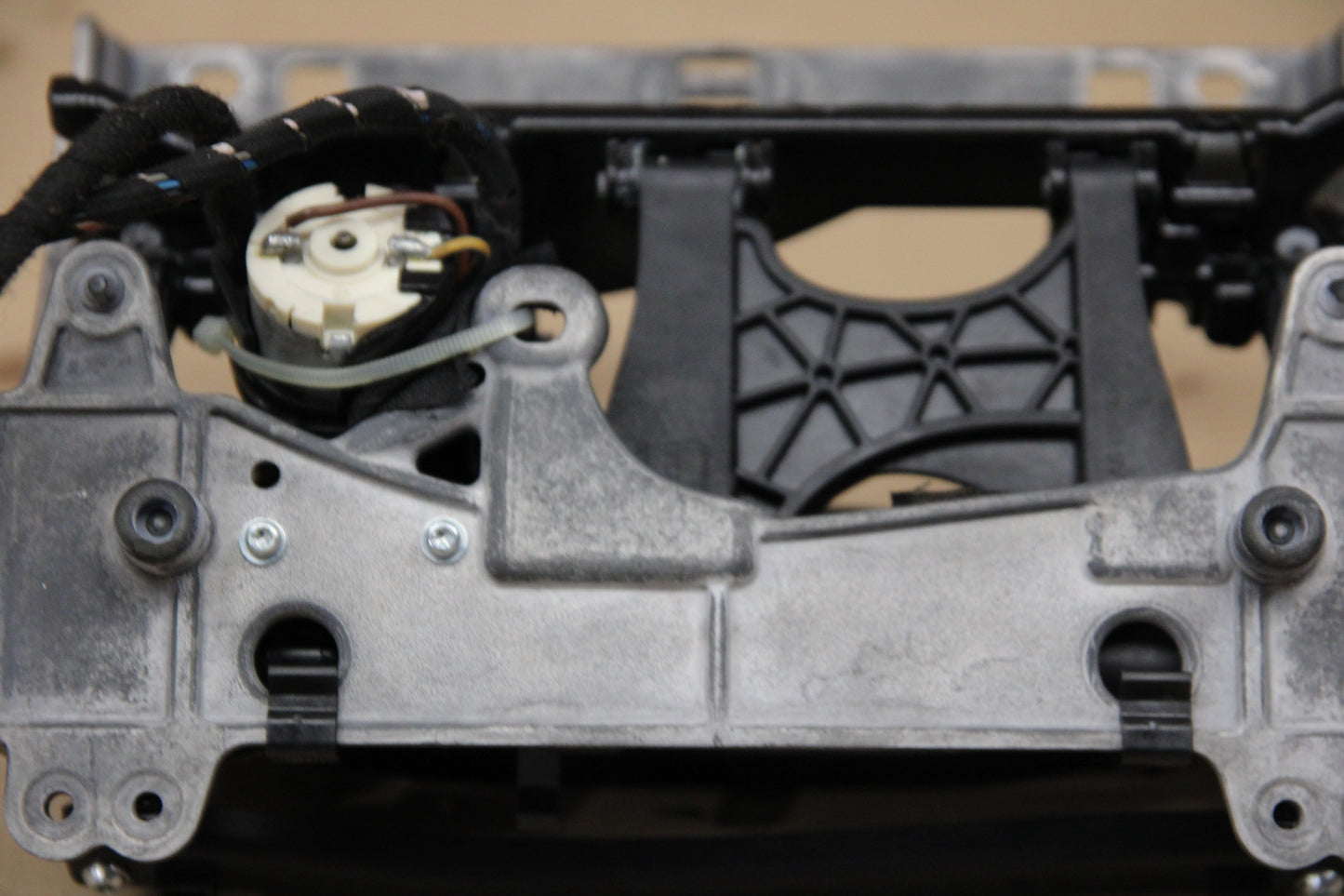 2011-2018 AUDI A8 A8L S8 DASH NAVIGATION INFO SCREEN MOUNT BRACKET OEM