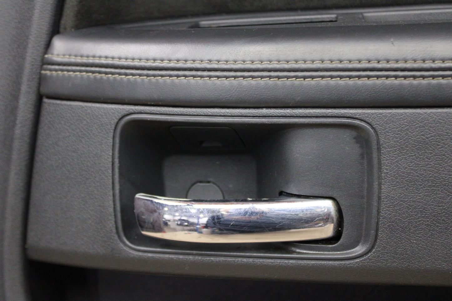 2008-2014 Dodge Challenger SRT8 Front Passenger RH Door Panel 1FU101DVAL OEM