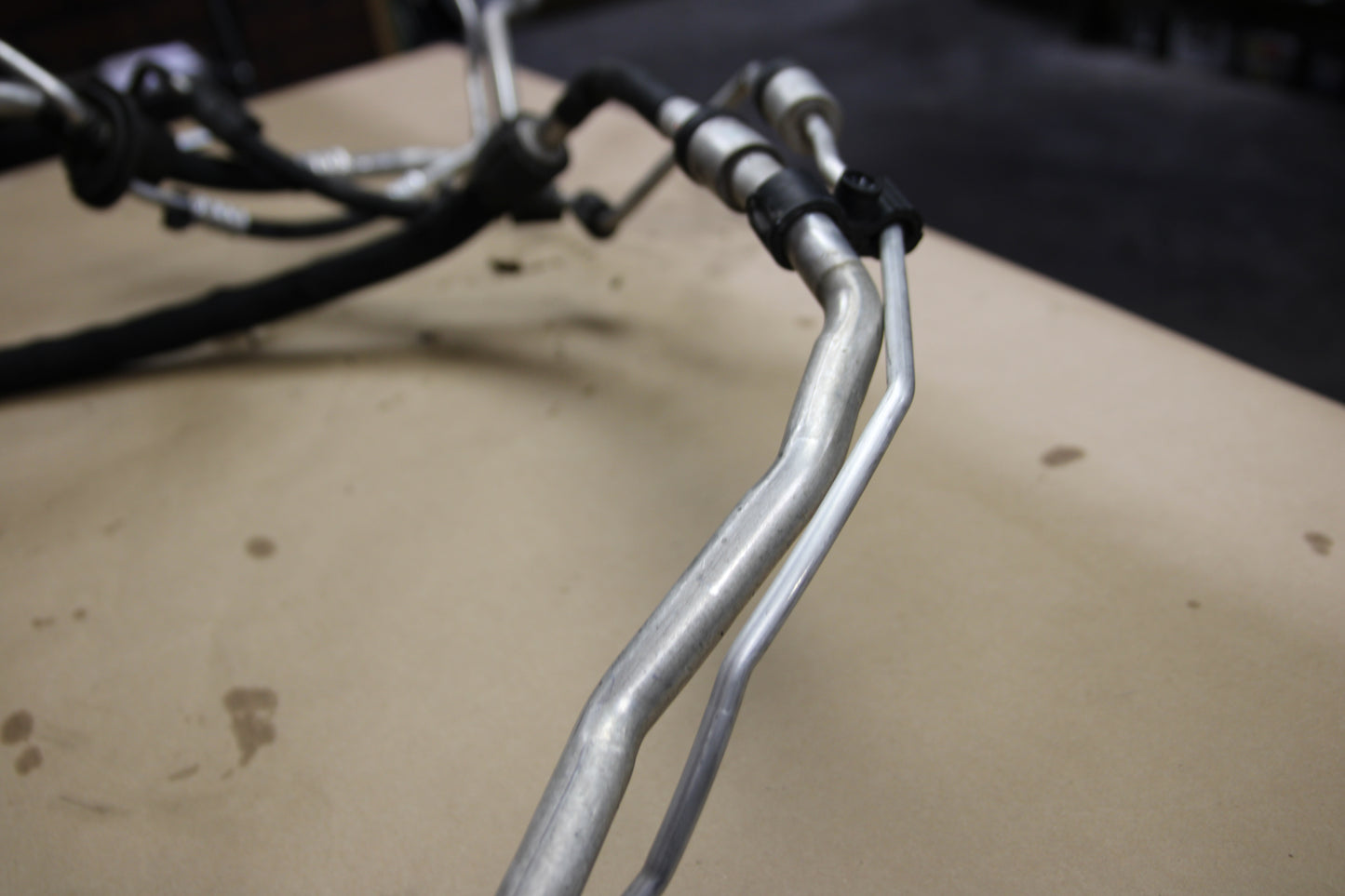 2011-2018 Audi A8 Quattro S8 AC A/C Tube With A/C Lines Attached 4H0260712H OEM