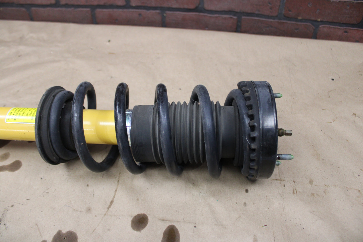 11-12 CHARGER CHALLENGER SRT8 FRONT DRIVER LH STRUT SHOCK 05181350AG