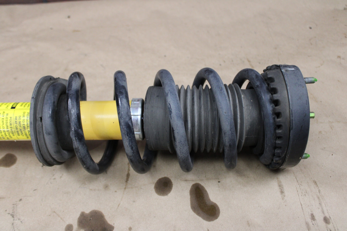11-12 CHARGER CHALLENGER SRT8 FRONT PASSENGER RH STRUT SHOCK 05181349AG