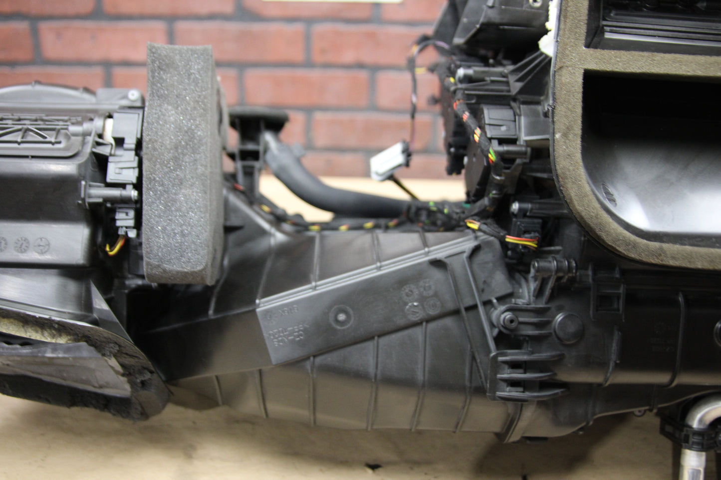 2014 AUDI A8 QUATTRO HVAC AC CLIMATE HEATER BLOWER HOUSING BOX OEM