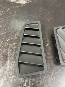 2010 Challenger Dash Defroster Vents