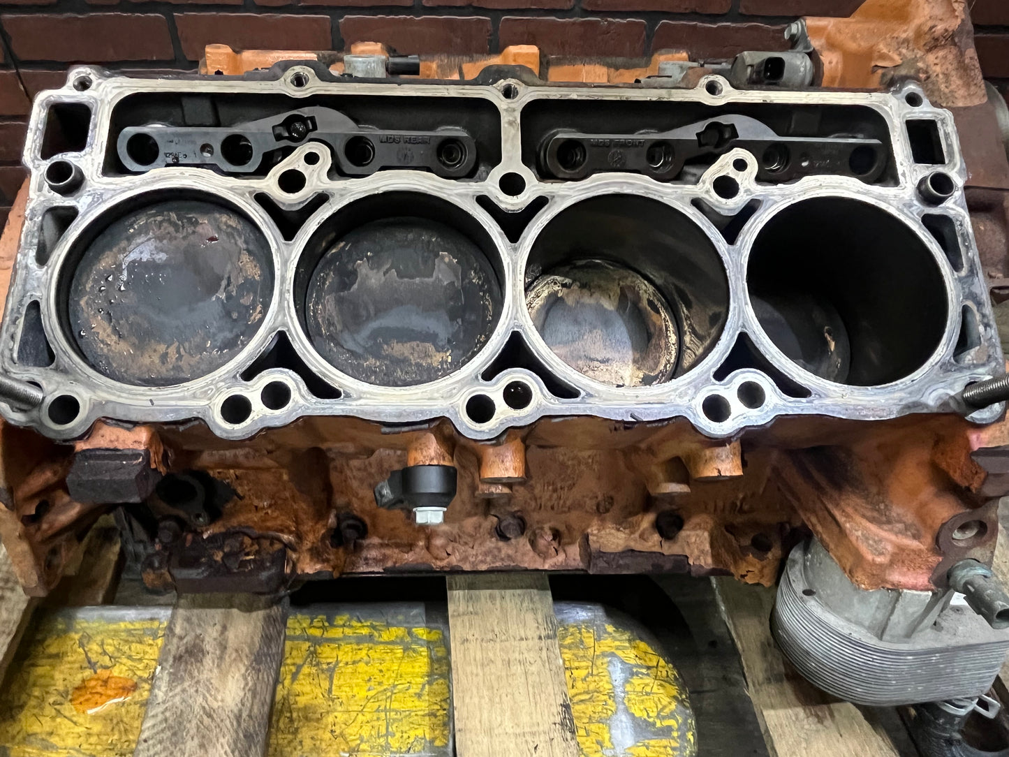 11 - 12 Grand Cherokee Challenger Charger 300 SRT8 6.4L Short Engine Block 123K