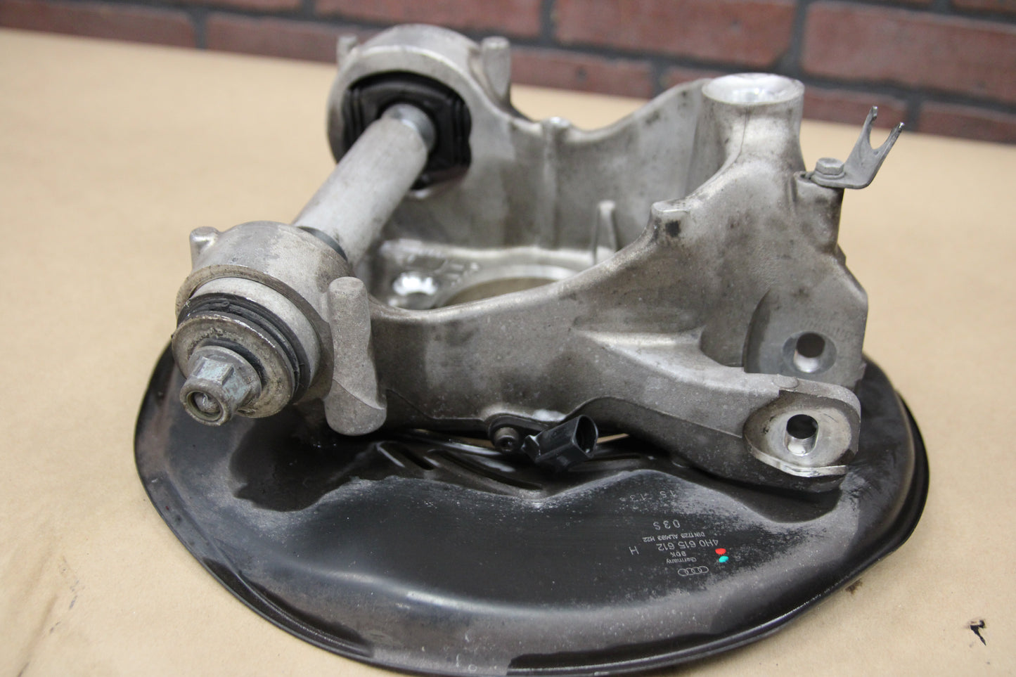 11-18 Audi A8 Quattro Rear Right Passenger Side Steering Spindle Knuckle Hub OEM