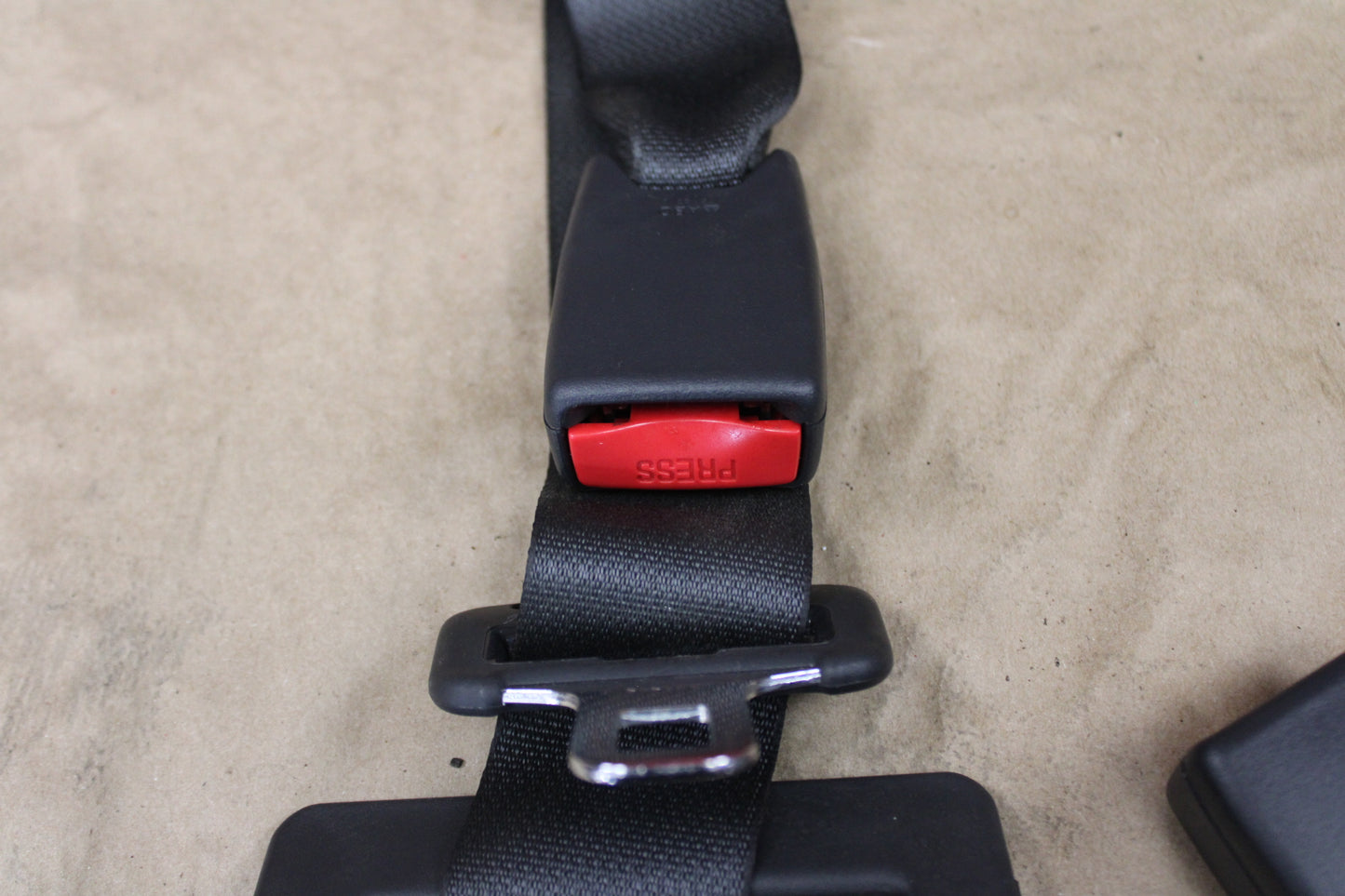 2011-2014 Dodge Challenger 300 OEM Rear Inner Seat Belt Retractor 1SP941DVAB
