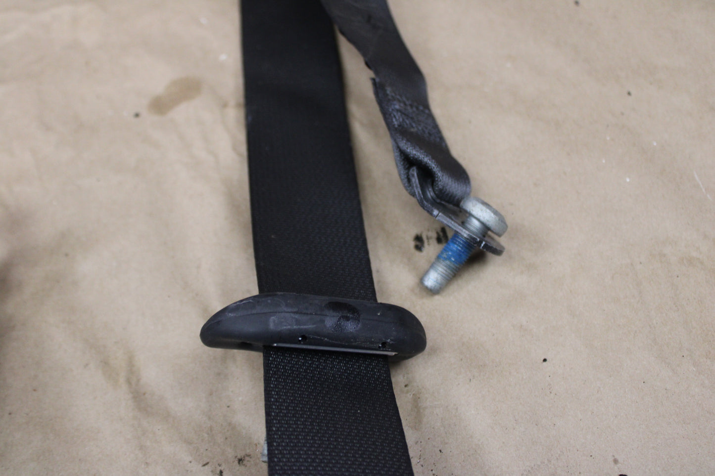 2011-2014 Dodge Challenger 300 OEM Rear Inner Seat Belt Retractor 1SP941DVAB