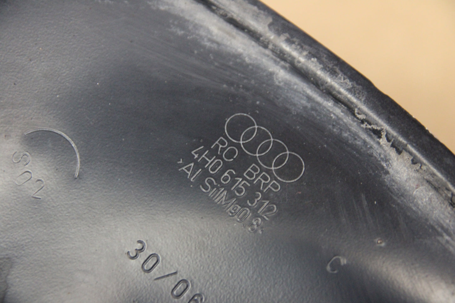 11-14 Audi A8 Quattro Front Passenger RH Side Spindle Knuckle OEM 4H0 407 242 M