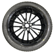 Harley Davidson OEM Trike Roulette Black 18 in Rear Wheel 40901028