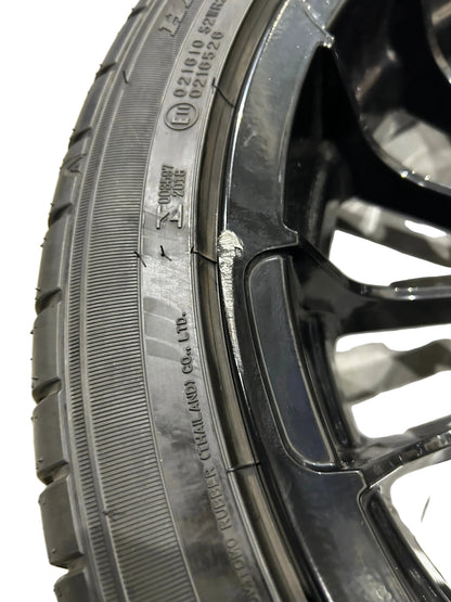 Harley Davidson OEM Trike Roulette Black 18 in Rear Wheel 40901028