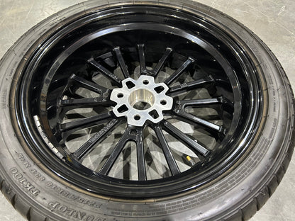 Harley Davidson OEM Trike Roulette Black 18 in Rear Wheel 40901028
