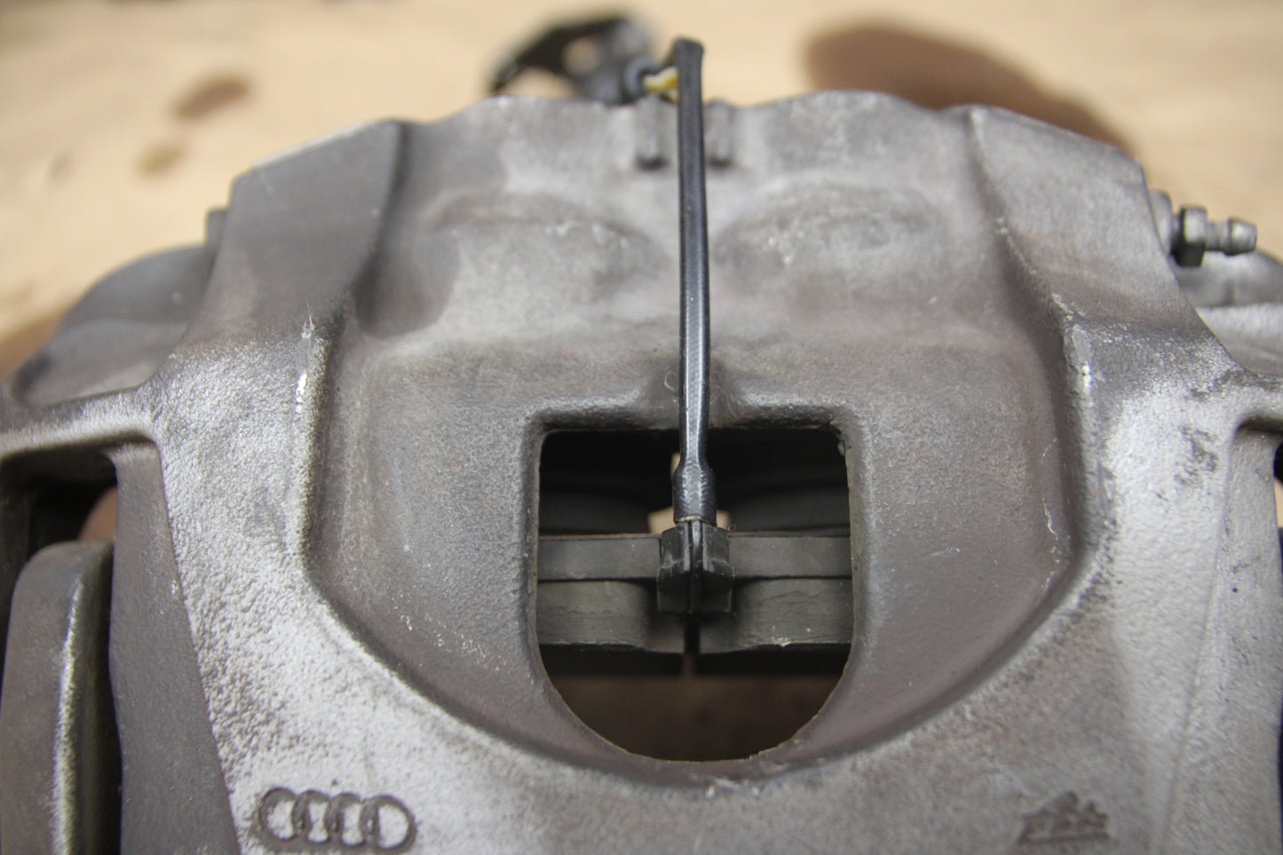 2012-2017 Audi A6 A7 A8 Front Brake Caliper RH Passenger 4G0615124E 4H0615125