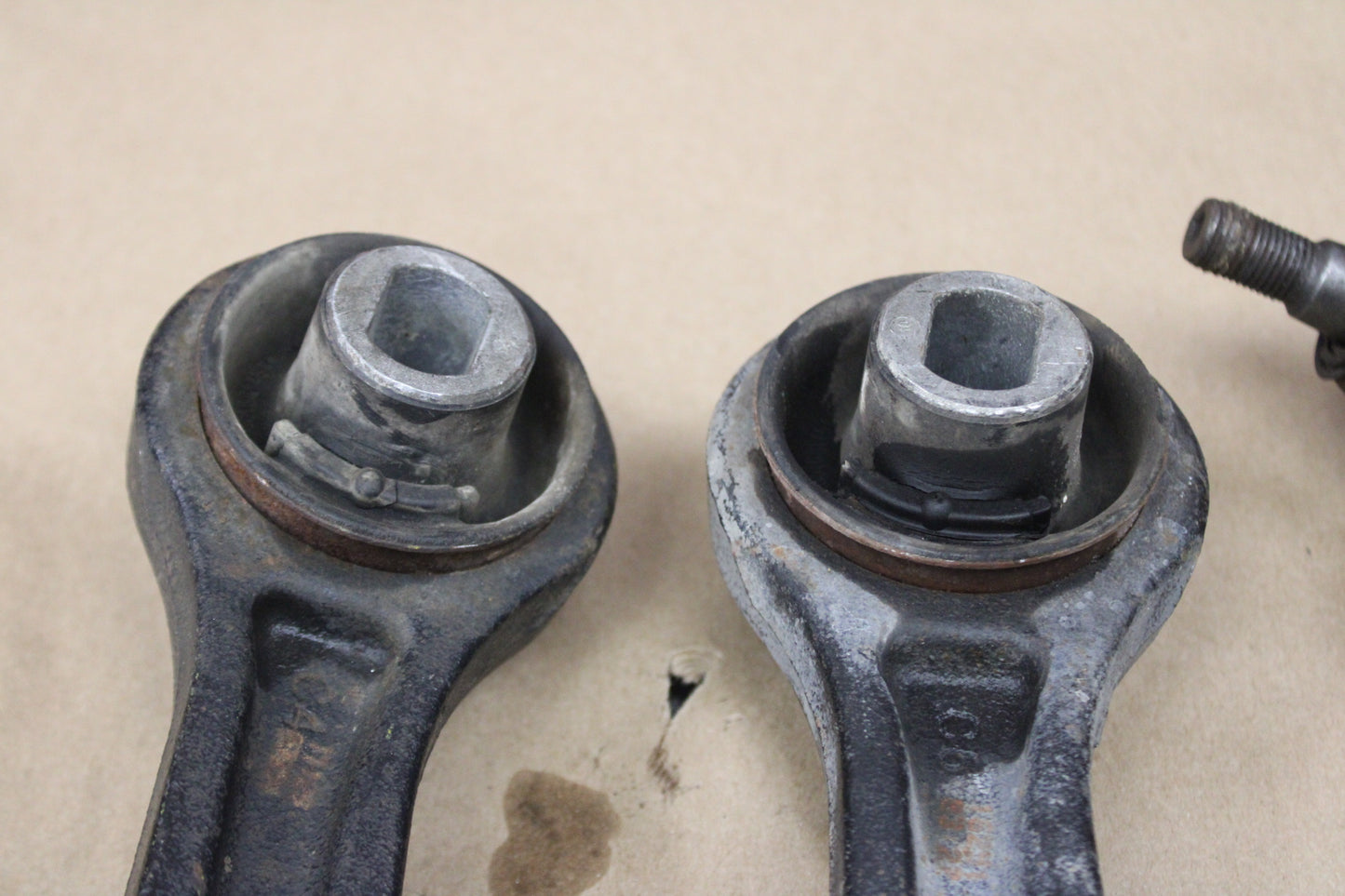 11-23 DODGE CHALLENGER FRONT LEFT RIGHT SUSPENSION CONTROL ARM SET