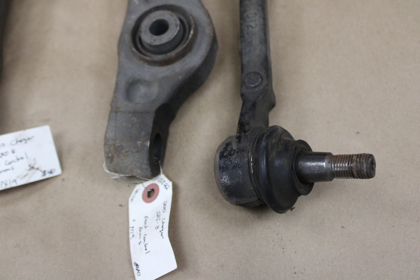 07-10 CHALLENGER CHARGER 300 OEM FRONT RH LH LOWER CONTROL ARM SET