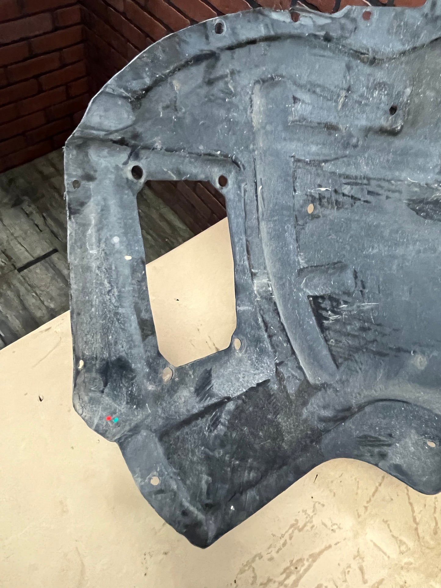 2018-2023 CHALLENGER WIDEBODY FRONT DRIVER LH LINER SPLASH SHIELD OEM 68319963AE