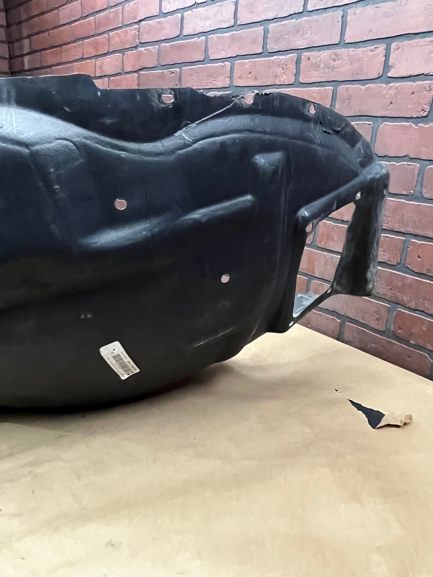 2018-2023 CHALLENGER WIDEBODY FRONT DRIVER LH LINER SPLASH SHIELD OEM 68319963AE