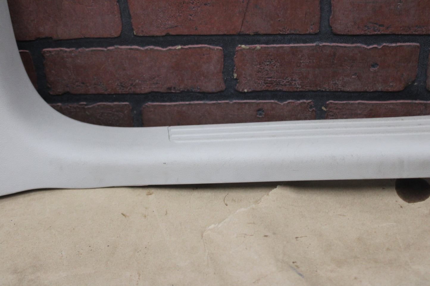 05-10 Charger Magnum 300 Front Passenger RH Scuff Plate Trim Cowl 0UM54BD1AE