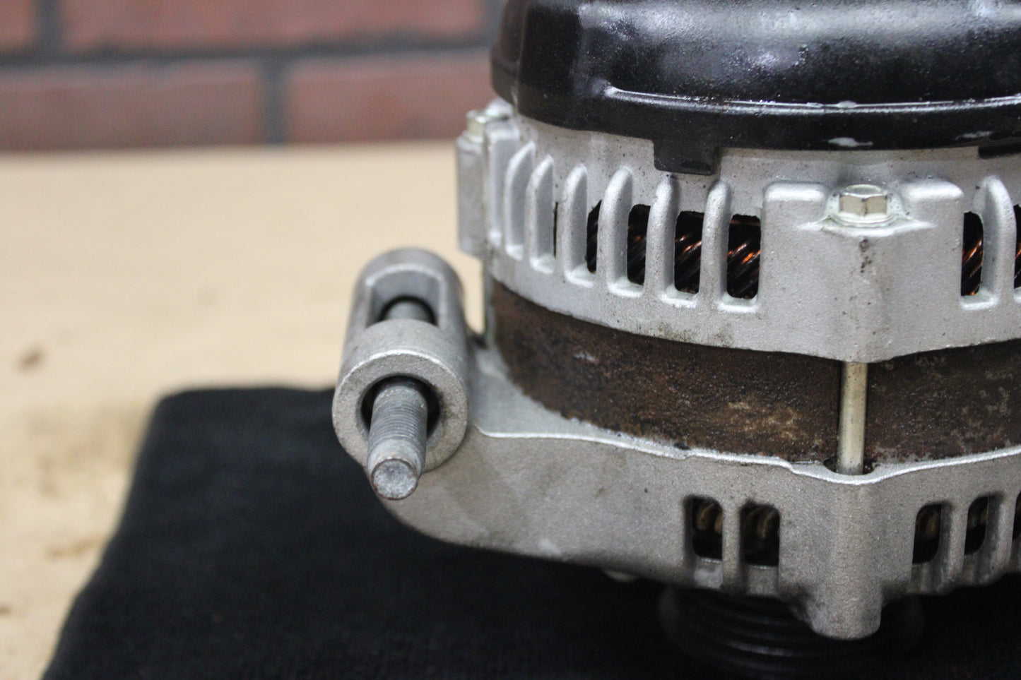 05-07 Chrysler 300 Dodge Charger Magnum Engine Alternator Replacement